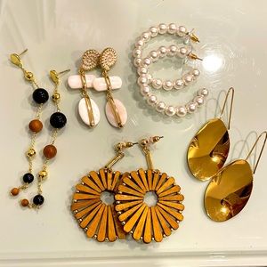 Brand new bundle of 4 gold and pearl earrings